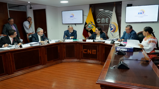 El pleno del Consejo Nacional Electoral (CNE) sesionó para conocer el informe sobre las firmas presentadas por el Comité por la Institucionalidad Democrática.