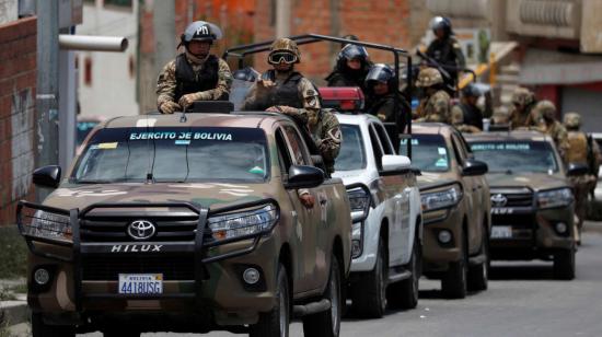 Los militares también patrullan en cooperación con la policía.