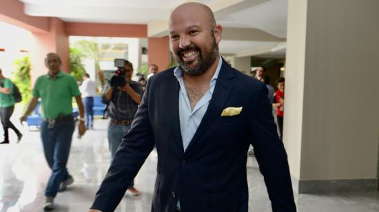 Miguel Loor, presidente de LigaPro, en el momento de la salida de la reunión del Consejo de Presidentes.