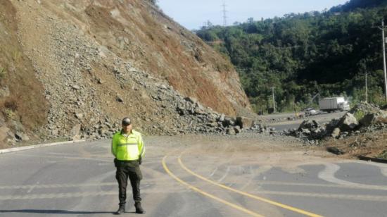 Cierre del km 54 de la vía Alóag - Santo Domingo, el 3 de septiembre de 2019. 