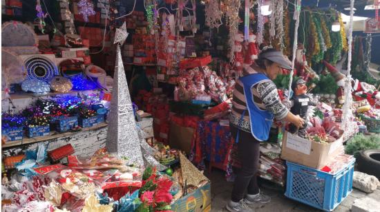 En Carcelén, en el norte de Quito, dos ferias navideñas fueron autorizadas por el Municipio.  