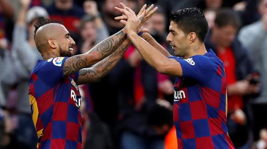 El chileno Arturo Vidal y el uruguayo Luis Suárez marcaron para la victoria de su equipo. 