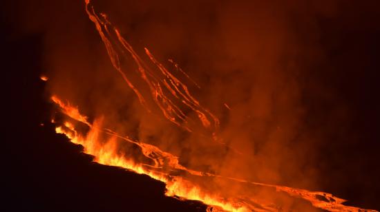 Foto de Archivo. En junio de 2018, una cumbre de la Isla Fernandina erupcionó.