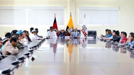 En el ECU 911 de Quito se celebró la reunión entre directivos de Fenocin y el consejero territorial Juan DeHowitt.