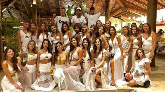 Neymar aprovechó el fin de año para realizar una fiesta que duró dos días en una mansión exclusiva en Brasil.