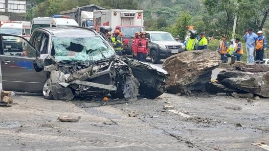 Así quedó el vehículo luego de ser impactado por una piedra