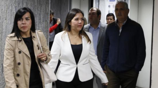 María Alejandra Vicuña junto a su abogada, Ana María Ontaneda, antes del inicio del juicio.