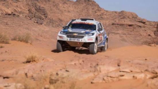 Sebastián Guayasamín tuvo problemas de navegación en la cuarta etapa pero pudo superarlos para ascender en la clasificación del Rally Dakar 2020.