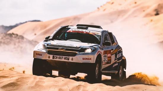 El auto del piloto ecuatoriano Sebastián Guayasamín, durante la etapa 8 del Dakar 2020.