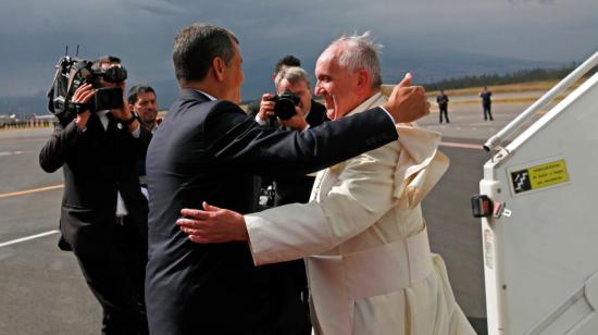 El 5 de julio de 2015, el Papa Francisco arribó a Ecuador.