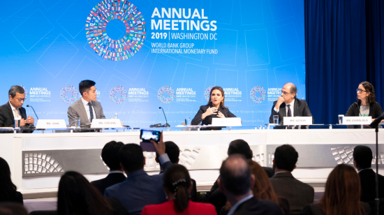 El Fondo Monetario Internacional presentó sus proyecciones económicas en el marco del Foro Económico Mundial, que se inicia hoy en Suiza.