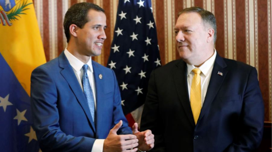 El presidente de la Asamblea de Venezuela, Juan Guaidó, junto con el secretario de Estado de EE. UU., Mike Pompeo.