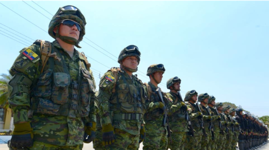 Imagen referencial. Como parte de la nueva estrategia contra la delincuencia, los militares salen a las calles a colaborar con la Policía.