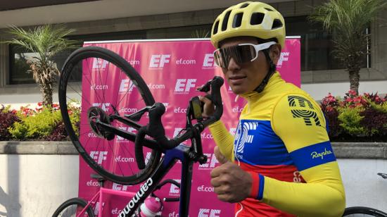 Jonathan Caicedo asistió el domingo 26 de enero al ciclopaseo en Quito, antes de empezar su temporada. 