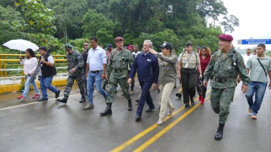 Las autoridades políticas, policiales y militares recorrieron el Puente de Mataje, el pasado 23 de enero.