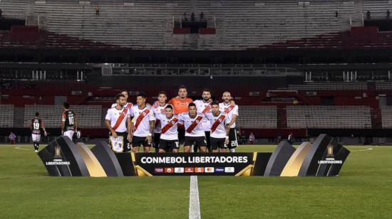 River Plate en la edición anterior de Copa Libertadores cumplió dos partidos de sanción sin público impuestos por Conmebol, fueron ante Palestino y Alianza Lima. 