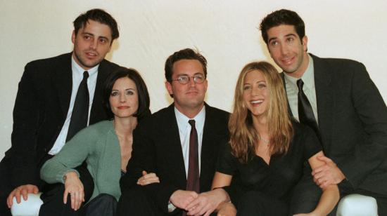 Matt Le Blanc, Courteney Cox, Matthew Perry, Jennifer Aniston y David Schwimmer, parte del elenco de la serie de TV 'Friends'.