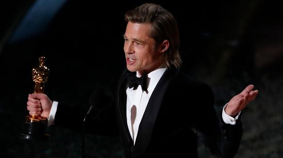 Brad Pitt cuando aceptó el Oscar para mejor actor de reparto por 'Once Upon a Time... in Hollywood', la noche del 9 de febrero de 2020.