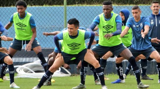 Universidad Católica entrenó en Quito antes de viajar hacia Buenos Aires.