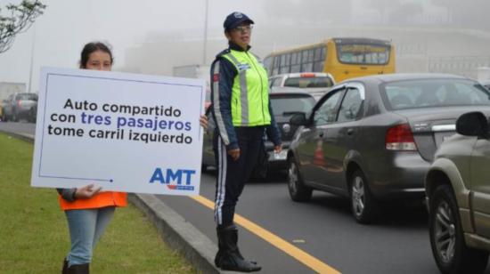 El 'Carril Express' se aplica en un kilómetro de la avenida Simón Bolívar de Quito