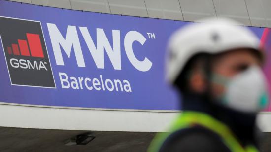 Varios trabajadores habían sido desplegados para el armado del Mobile World Congress de 2020, evento que fue cancelado tras los temores de un posible brote de coronavirus.