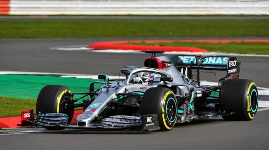 El piloto británito conducirá el W11 de Mercedes, con el número 44. 