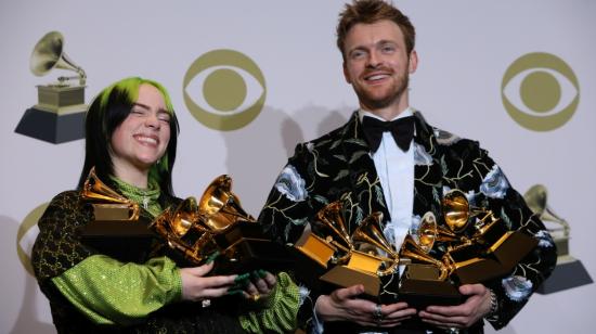 Billie Eilish y su hermano Finneas arrasaron en las categorías principales en la edición 62 de los Grammy, el 26 de enero.