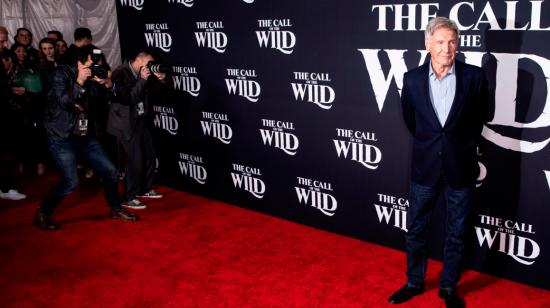 El actor Harrison Ford posa en la alfombra roja en el estreno del filme 'The Call of the Wild' en California (Estados Unidos), 13 de febrero de 2020. La película se estrena en Estados Unidos el 21 de Febrero de 2020 