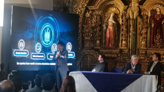 Jorge Yunda, alcalde de Quito, durante la presentación del borrador del Estatuto Autonómico.