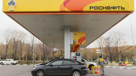 Una gasolinera de la petrolera rusa  Rosneft en Moscú.