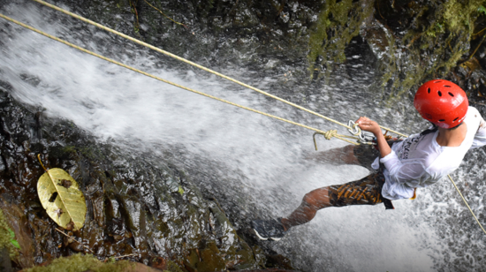 El canyoning es un deporte de aventura que gana fuerza en el país. En Bucay es posible practicarlo en sus cuatro cascadas naturales. 