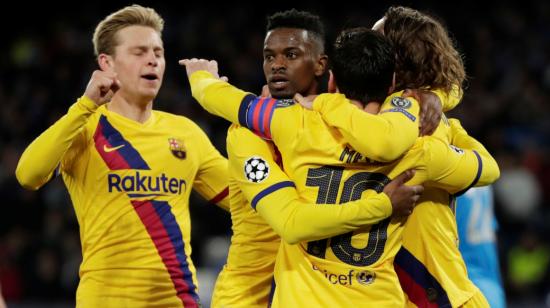 Los jugadores del FC Barcelona celebran el gol ante el Nápoles, por la Champions League. 