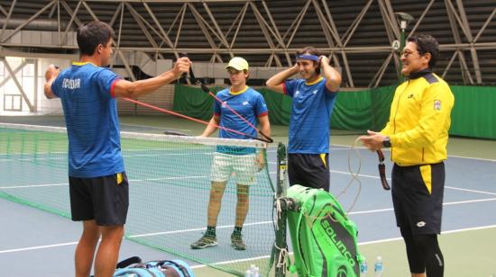 El equipo ecuatoriano de Copa Davis se prepara para enfrentar la serie ante Japón.