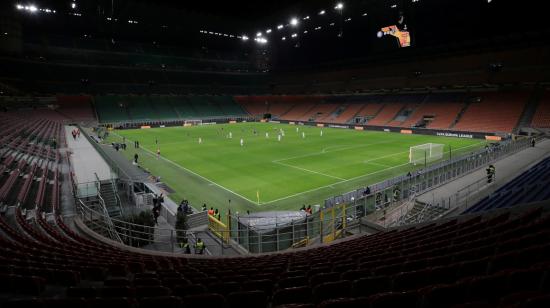 Así lució el estadio San Siro en el último partido del AC Milan. La Serie A italiana se jugará sin público. 