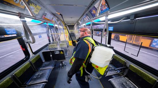 Desde el 5 de marzo inició un plan de prevención del coronavirus en los buses urbanos de Washington, Estados Unidos. 