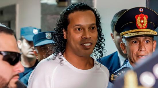 Ronaldinho Gaucho y su hermano ingresaron a Paraguay con pasaportes falsificados para participar de eventos sociales.