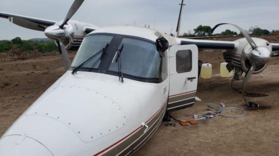 Imagen de la avioneta accidentada en la zona rural de Montecristi, este 30 de marzo 2019.