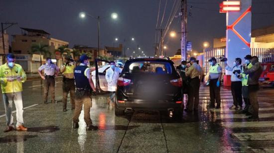 La Fiscalía informó de la detención de las tres personas en Guayaquil, 1 de abril de 2020.