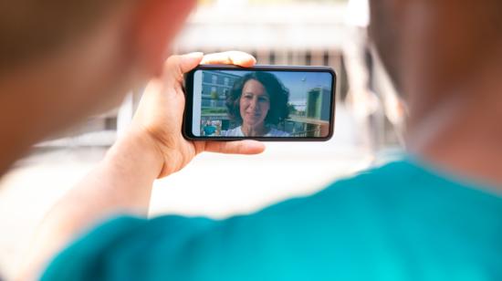 Las videollamadas se han convertido en una opción de comunicación durante la cuarentena. 
