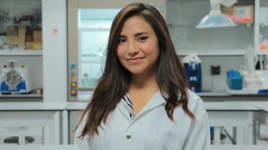 Alanis Chicaiza, estudiante de Ciencias Biológicas e Ingeniería de la Universidad Yachay. 