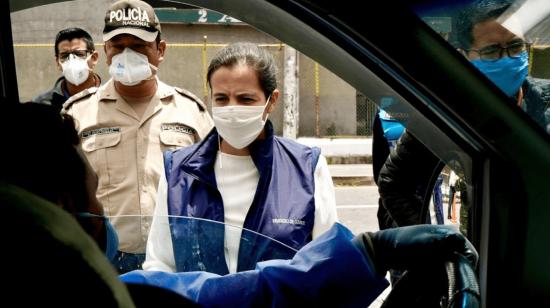 La ministra de Gobierno, María Paula Romo, supervisó un operativo de control en Quito, el pasado 10 de abril. 