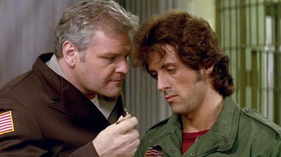 Brian Dennehy y Silvester Stallone en un fotograma de "First Blood", de 1982.