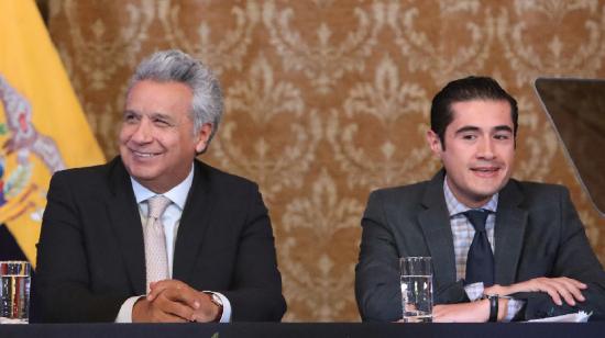 El presidente Lenín Moreno y el ministro de Finanzas, Richard Martínez, durante la presentación del acuerdo por la jubilación en 2018.