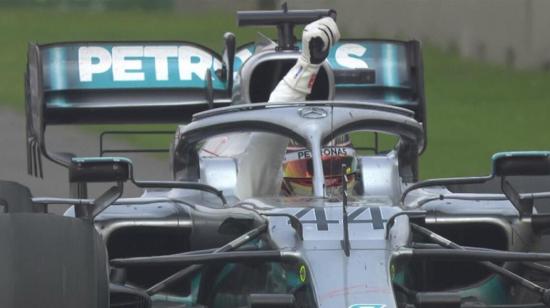 El piloto inglés, Lewis Hamiltón ganó el Gran Premio de México este domingo 26 de octubre.