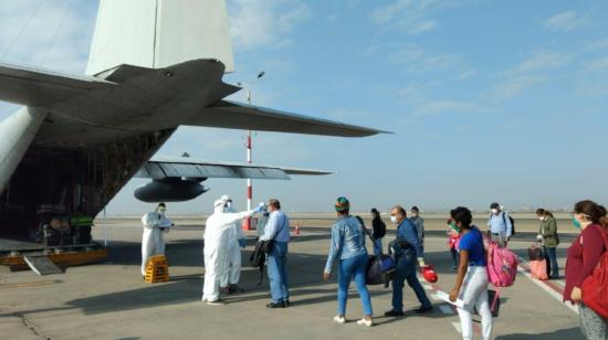 80 ecuatorianos regresaron a Guayaquil en vuelo humanitario coordinado por la Embajada en Perú, el 14 de abril de 2020.