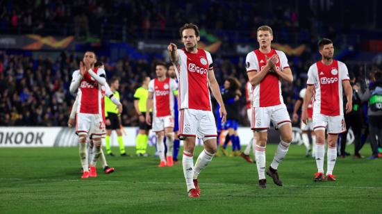 Los futbolistas de Ajax, al término de un partido correspondiente por Champions League.