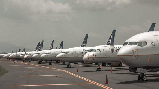 Aviones de Copa Airlines en el Aeropuerto de Tocumén, Panamá el 25 de abril de 2020.