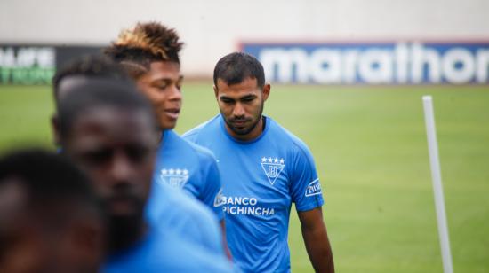 Junior Sornoza, jugador de Liga de Quito, durante un entrenamiento.