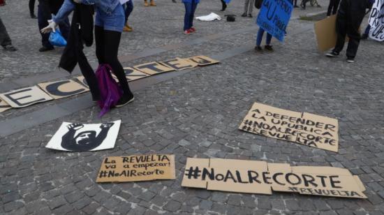 El 5 de mayo de 2020, un grupo de estudiantes protestó afuera de la Universidad Central por el recorte presupuestario a las universidades.