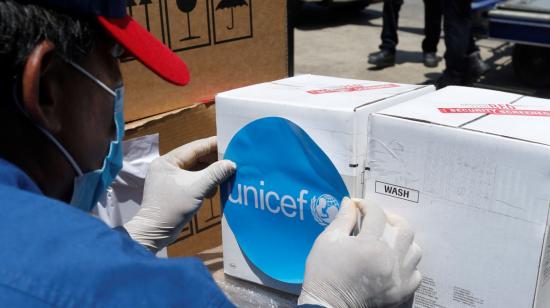 Unicef ha repartido suministros básicos de agua, saneamiento e higiene, más de 6,6 millones de guantes, 1,3 millones de mascarillas quirúrgicas y 34.500 pruebas de coronavirus.